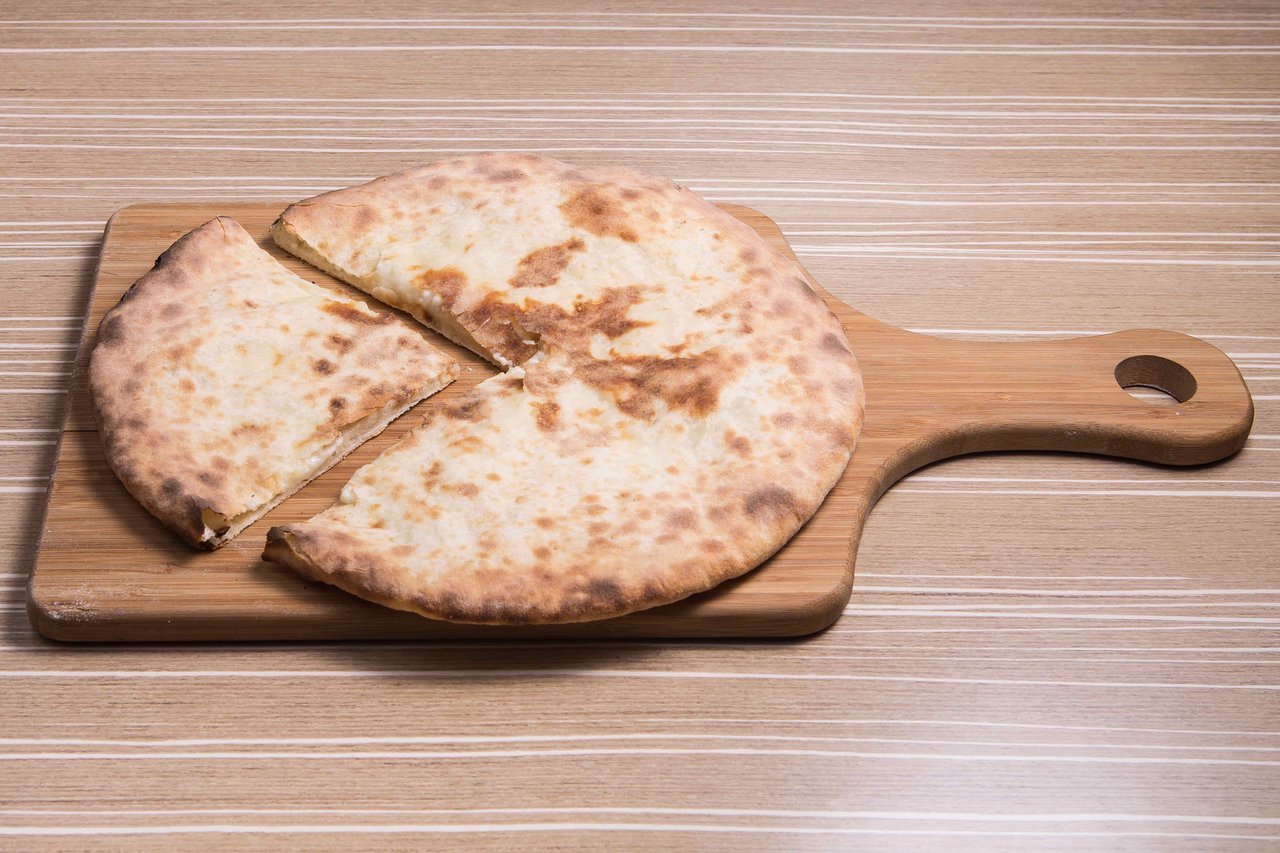 KARTVELI AUTHENTIC HOME STYLE GEORGIAN IMERULI LOBIANI BREAD / FROZEN / 0.9lb